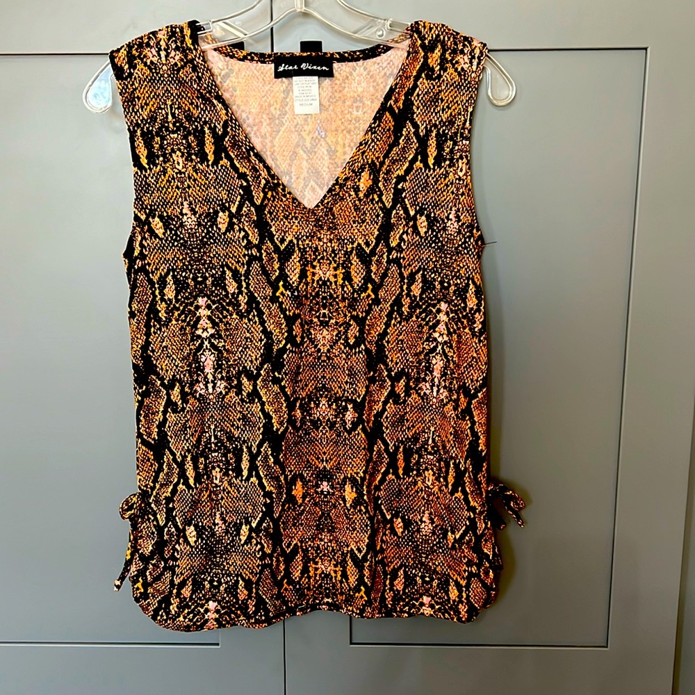 NIB{Star Vixen}Sz M Orange/Blk Snake Print Sleeveless Top